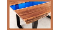 Table de salle à manger LAGUNA – Rectangulaire 160 cm – Bois massif d’acacia et résine époxy bleue