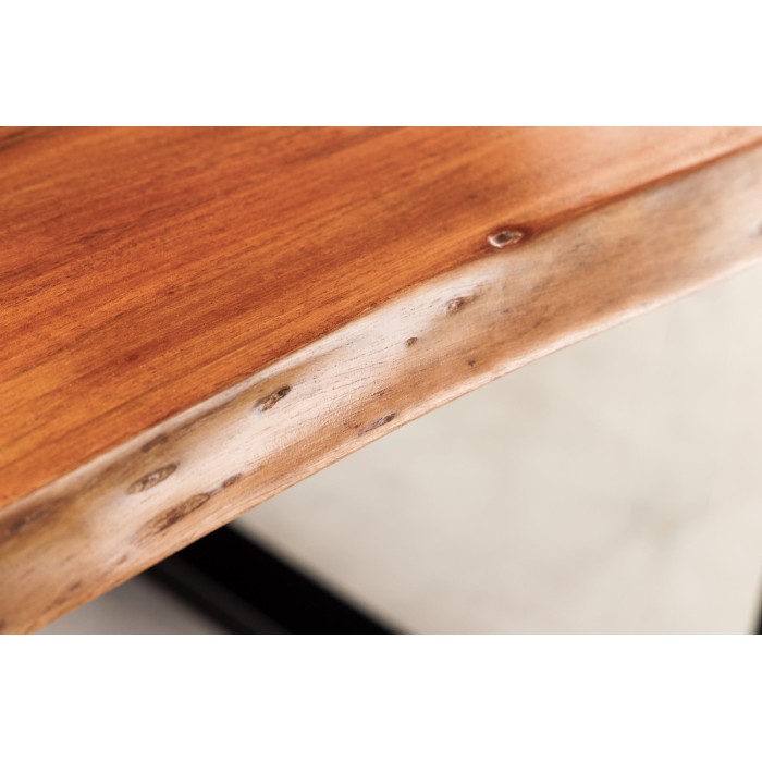 Zoom sur le plateau  en bois de la table LAGUNA 160cm