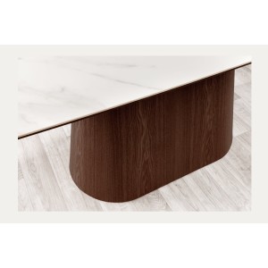 Table rectangulaire LUMEA – 200 cm – Plateau céramique effet marbre blanc et pied en bois foncé – Style contemporain