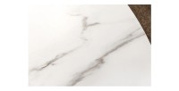Zoom sur le plateau de la table ronde LUMEA blanche et bois 120cm