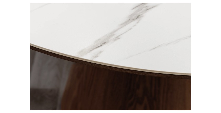 Zoom sur le côté du plateau de la table ronde LUMEA blanche et bois foncée