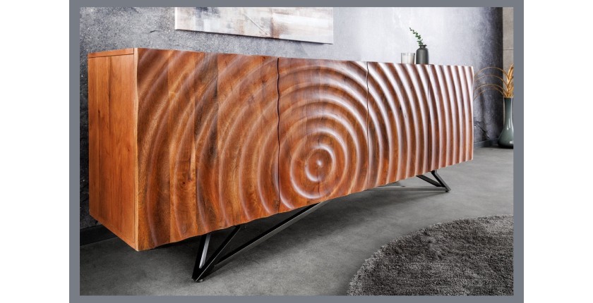 Buffet ONDARA 180 cm – Bois massif sculpté 3D et métal noir – 4 portes