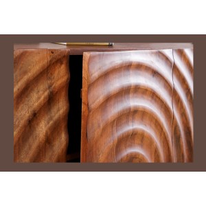 Buffet ONDARA 180 cm – Bois massif sculpté 3D et métal noir – 4 portes