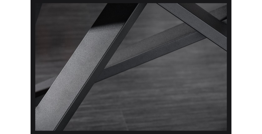 Zoom sur les pieds de la table LIXOR grise extensible