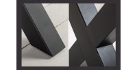 Zoom sur les pieds de la table NALKO 160cm