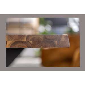 Zoom sur le bord du plateau de la table NALKO 200cm