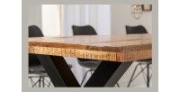 Zoom sur le bord du plateau de la table LODEN pieds en X 240cm