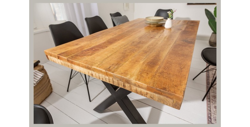 Table LODEN pieds en X 160cm vu d'un bout de table