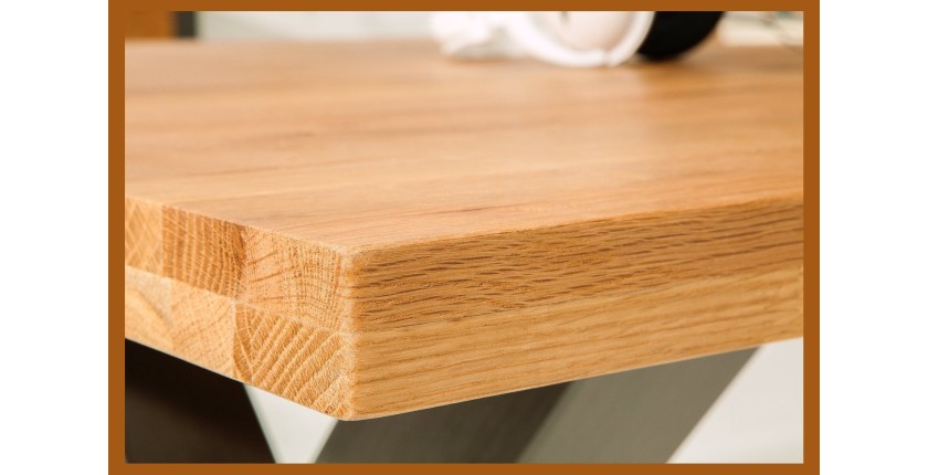 Zoom sur le côté du plateau de la table CHRIS 240cm