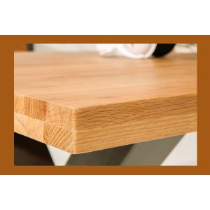 Zoom sur le côté du plateau de la table CHRIS 240cm