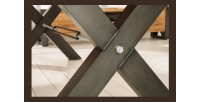 Zoom sur le pied de la table CHRIS 240cm
