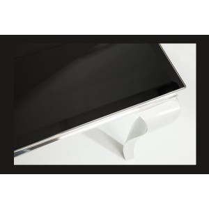 Zoom sur le plateau de la table VELENA avec plateau noir