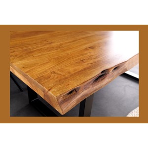 Zoom sur le coin de la table ARKAYA 200cm avec pieds en U