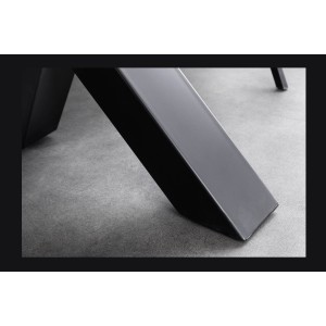 Zoom sur le bout du pied de la table ARKAYA 200cm