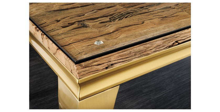 Zoom sur le plateau de la table VELENA avec plateau bois et pieds dorés