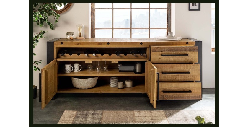 Buffet CAVARA 195 cm – Pin massif brun vintage et métal noir – 2 portes, 3 tiroirs et range-bouteilles
