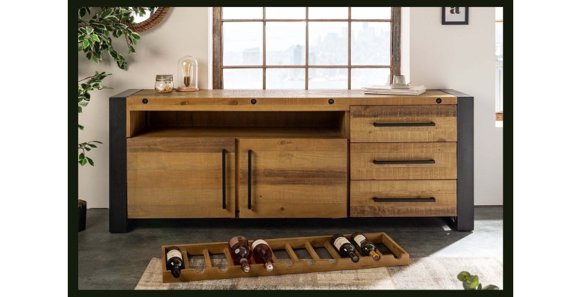 Buffet CAVARA 195 cm – Pin massif brun vintage et métal noir – 2 portes, 3 tiroirs et range-bouteilles