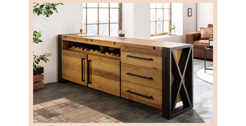Buffet CAVARA 195 cm – Pin massif brun vintage et métal noir – 2 portes, 3 tiroirs et range-bouteilles