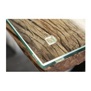 Zoom sur le plateau de la table RAFTA en bois massif et verre trempé 220cm