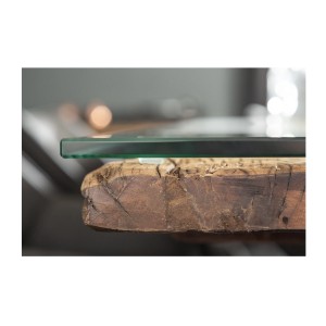 Zoom sur le bord du plateau de la table RAFTA 220cm en bois massif et verre trempé