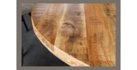 Zoom sur le côté de la table LODEN en bois clair ronde 145cm