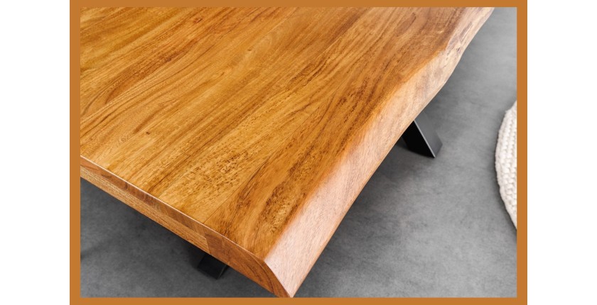 Zoom sur le coin de la table ARKAYA bois clair 200cm
