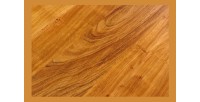 Zoom sur la texture de la table ARKAYA bois d'acacia 200cm 35mm