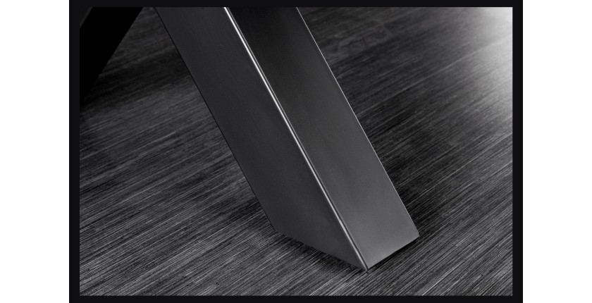 Zoom sur l'un des pieds de la table ARKAYA 300cm plateau 55mm