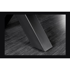 Zoom sur l'un des pieds de la table ARKAYA 300cm plateau 55mm