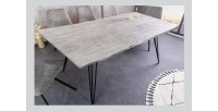 Table TALOA – Bois massif gris et métal noir – 140 cm – Style contemporain