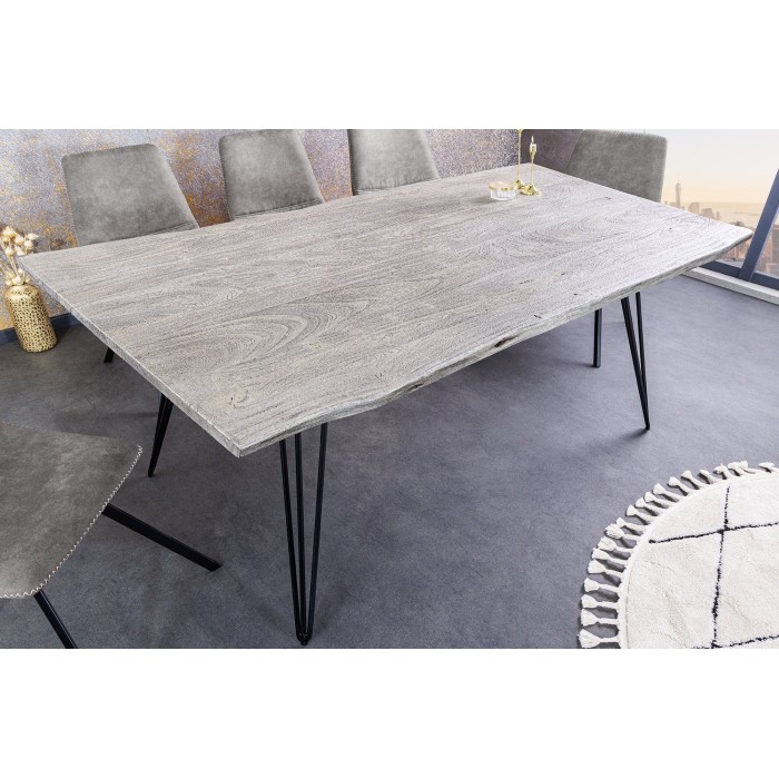 Table TALOA – Bois massif gris et métal noir – 140 cm – Style contemporain