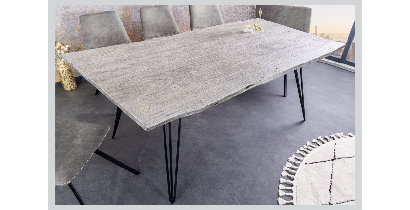 Table TALOA – Bois massif gris et métal noir – 140 cm – Style contemporain