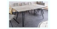Table TALOA – Bois massif gris et métal noir – 140 cm – Style contemporain