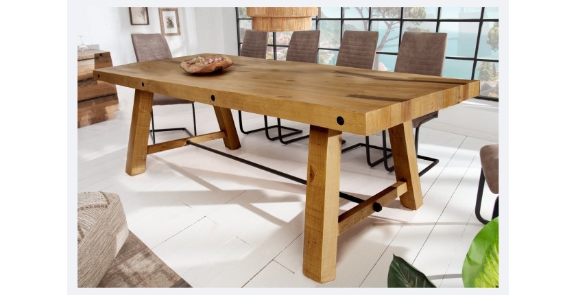 Table de salle à manger RANCHO – Bois de pin recyclé verni – 240 cm – Style rustique
