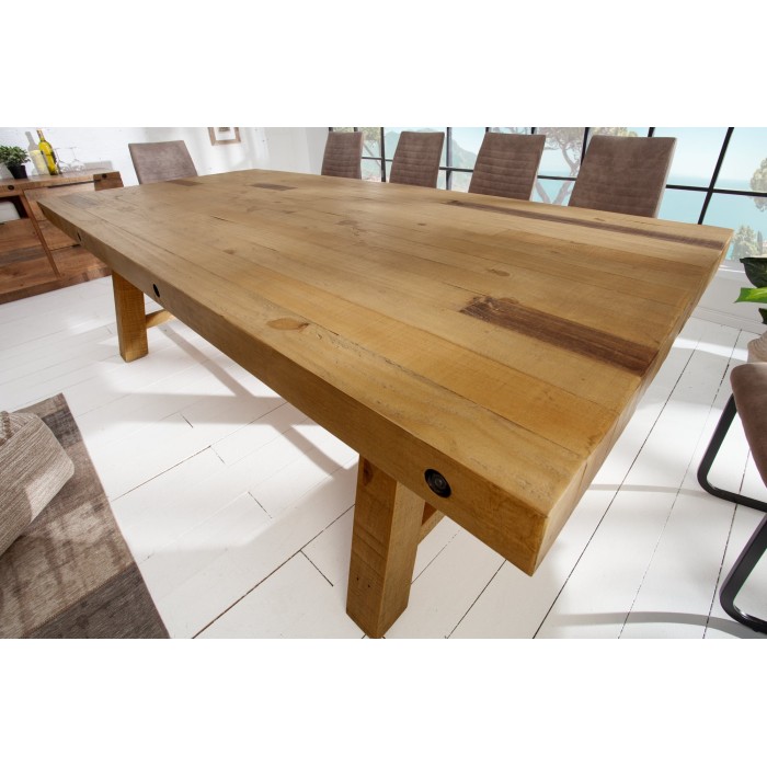 Table de salle à manger RANCHO – Bois de pin recyclé verni – 240 cm – Style rustique