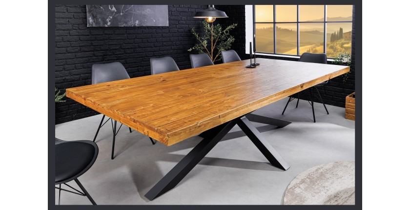 Table de salle à manger SOLARA – Bois de pin recyclé verni et métal noir – 240 cm – Style industriel