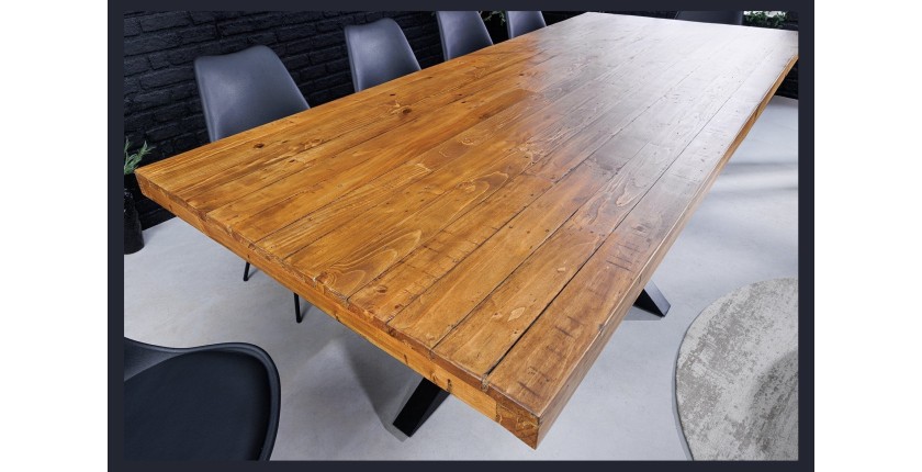 Table de salle à manger SOLARA – Bois de pin recyclé verni et métal noir – 240 cm – Style industriel