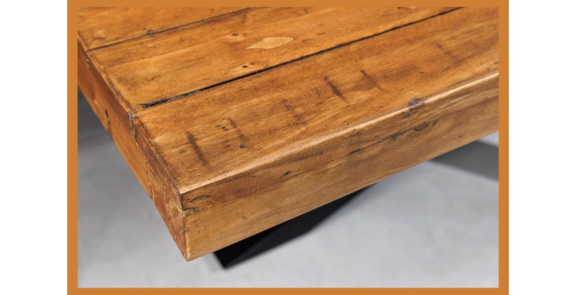 Table de salle à manger SOLARA – Bois de pin recyclé verni et métal noir – 240 cm – Style industriel