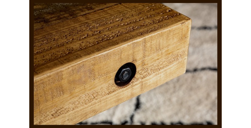 Zoom sur la tranche de la table CAVARA en bois de pin avec pied en X 240cm