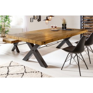 Table CHRIS – Bois de pin recyclé verni et métal noir – 240 cm – Style industriel