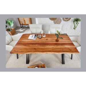 Table de salle à manger ARKAYA – Bois massif d’acacia verni et pieds en métal noir en X – 160 cm – Style industriel