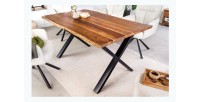 Table de salle à manger ARKAYA – Bois massif d’acacia verni et pieds en métal noir en X – 160 cm – Style industriel