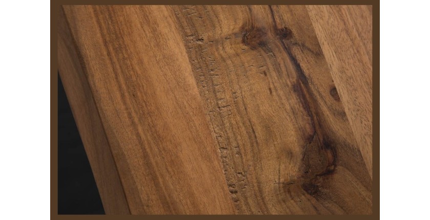Zoom sur la texture du plateau de la table ARKAYA en bois d'acacia 160cm