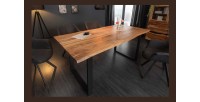 Table ARKAYA en bois d'acacia 180cm mise en situation