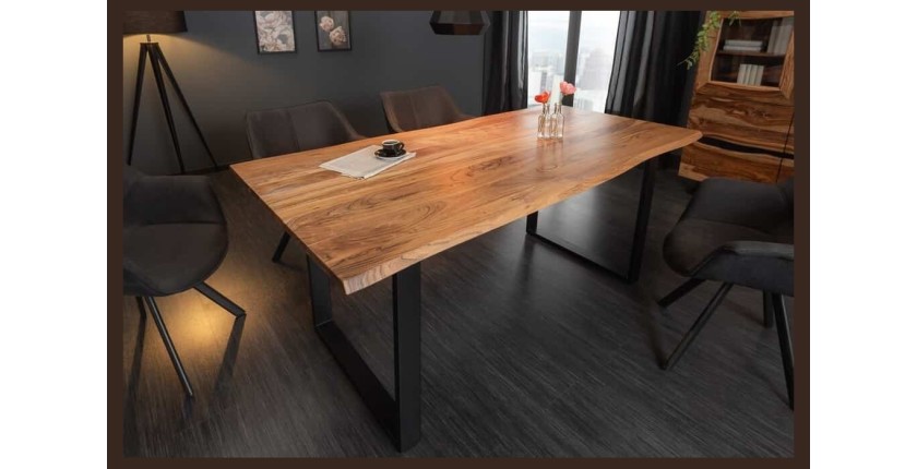 Table de salle à manger ARKAYA 180 cm – Plateau en bois d’acacia sauvage verni et pieds en métal noir en U – Style industriel