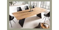 Table de salle à manger ZENTOR 200 cm – Plateau en chêne sauvage et pieds en métal noir – Style industriel haut de gamme