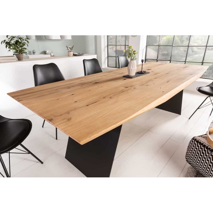 Table de salle à manger ZENTOR 240 cm – Plateau en chêne sauvage huilé et pieds métal noir – Esprit industriel élégant