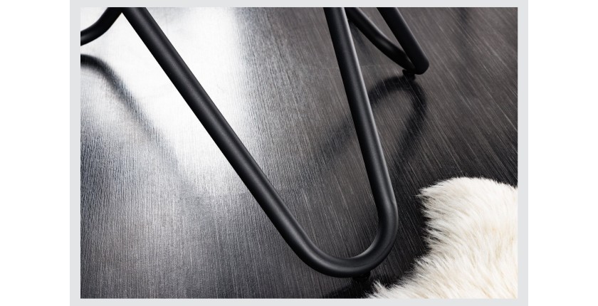 Zoom sur le pied de la table BAUMA 120cm