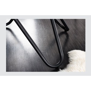Zoom sur le pied de la table BAUMA 120cm