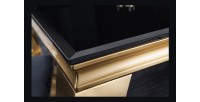 Zoom sur le coin de la table VELENA dorée 200cm